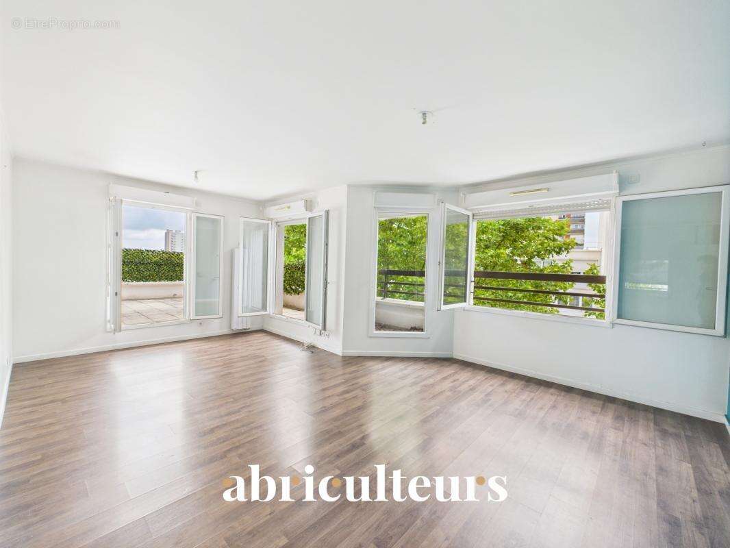 Splendide Appartement de 86.0 m² avec de grands extérieurs en vente à Villeneuve-la-Garenne (92390) - photo 14