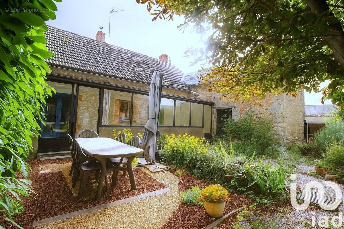 Photo 1 - Maison à BEAUVILLIERS