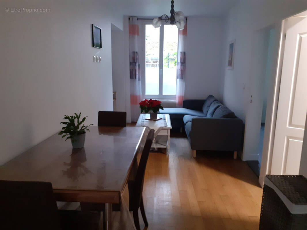 Appartement à VILLENEUVE-LE-ROI