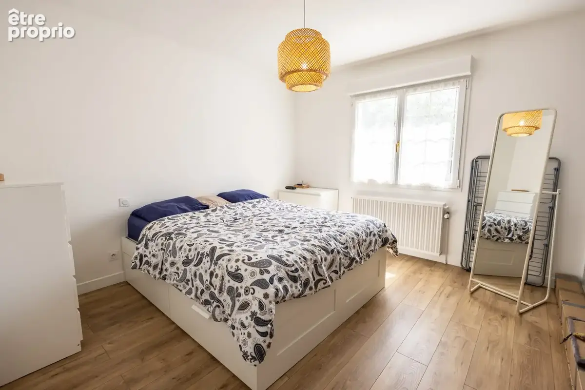 Maison 118 m² à Saint-Denis-De-L'hotel  - photo 4