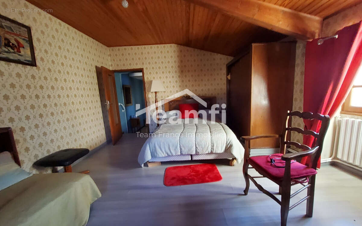 Maison à SAINT-VICTOR-DE-MALCAP