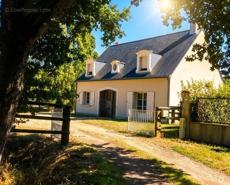 Maison à SOULAIRE-ET-BOURG