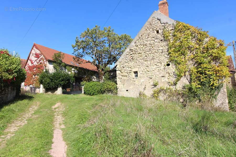 Maison à BRINON-SUR-BEUVRON