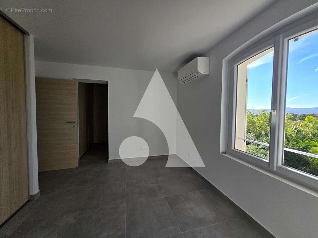 Appartement T4 de 122.19 m2- SAINT RAPHAEL - photo 11