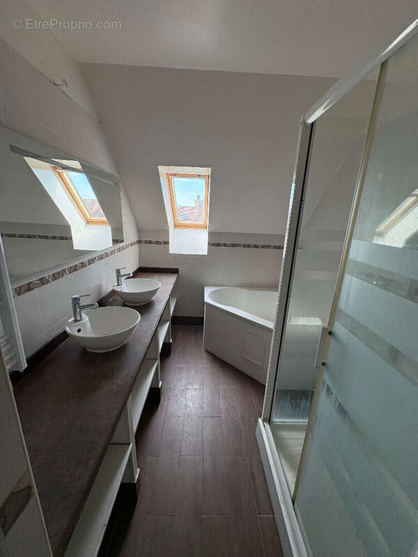 Maison à TRACY-LE-VAL