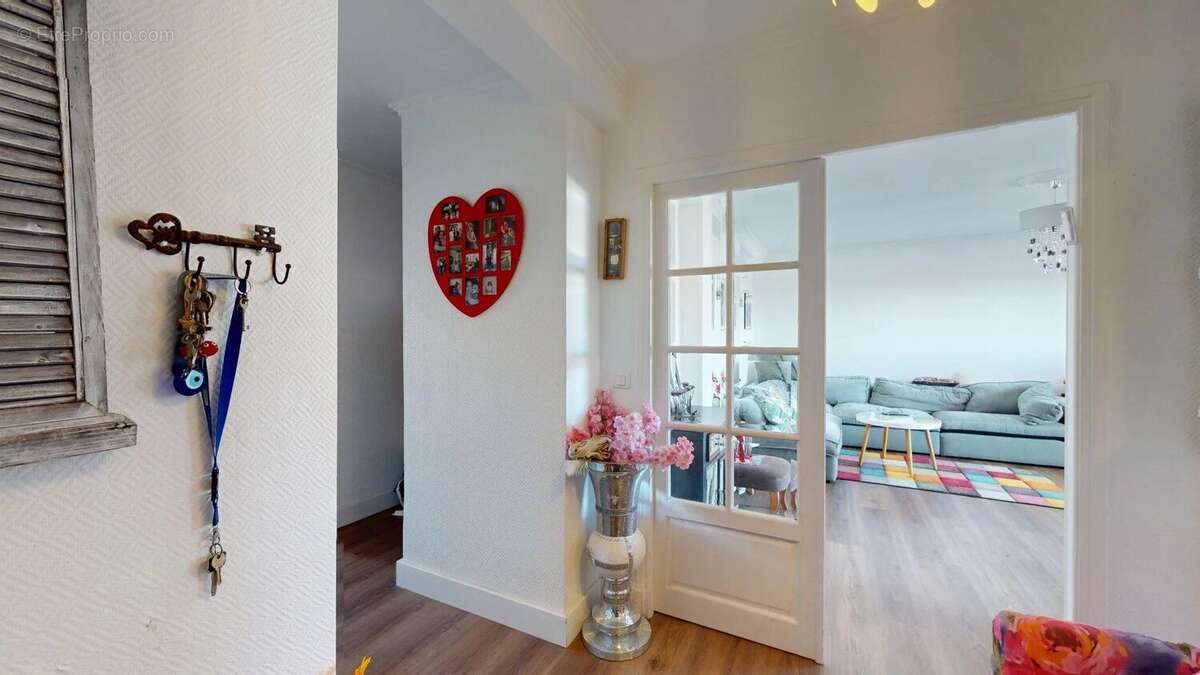 Appartement à PONTAULT-COMBAULT