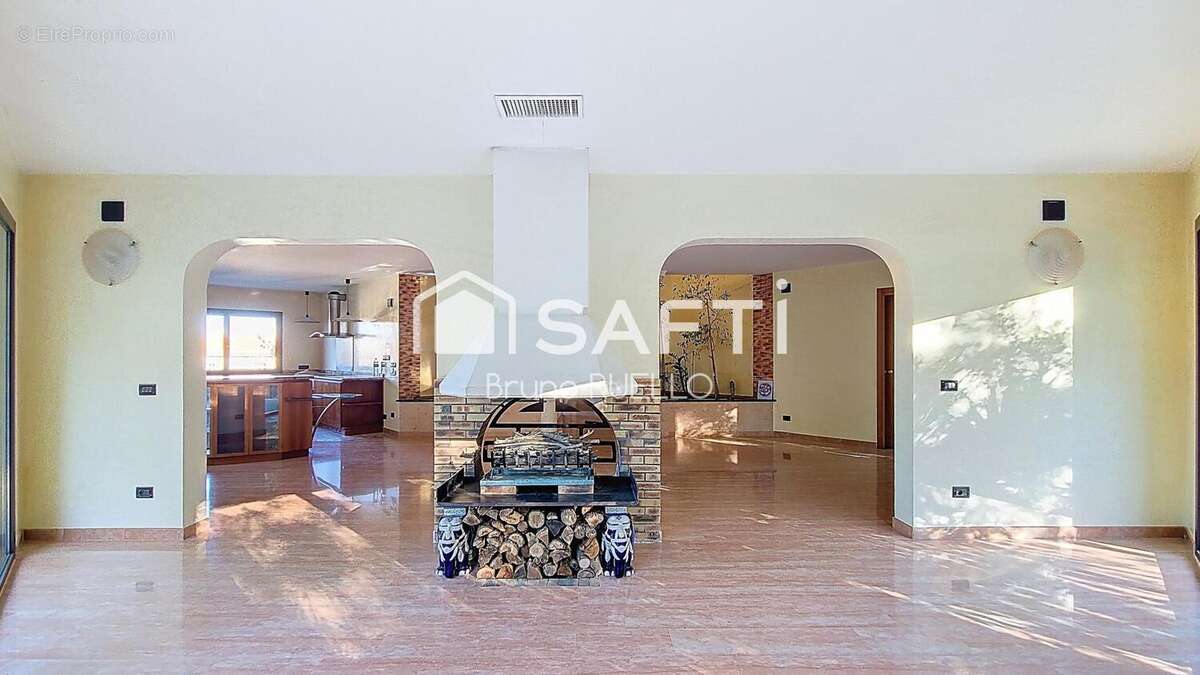 Maison 134 m² à Villelongue-Dels-Monts  - photo 3