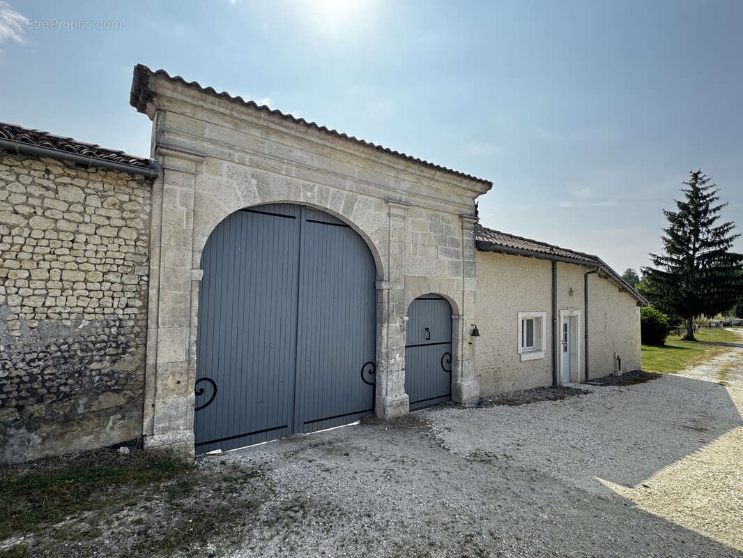 Maison à CHALLIGNAC