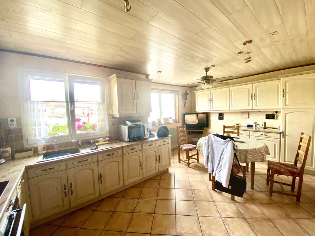 Maison à AULNOYE-AYMERIES