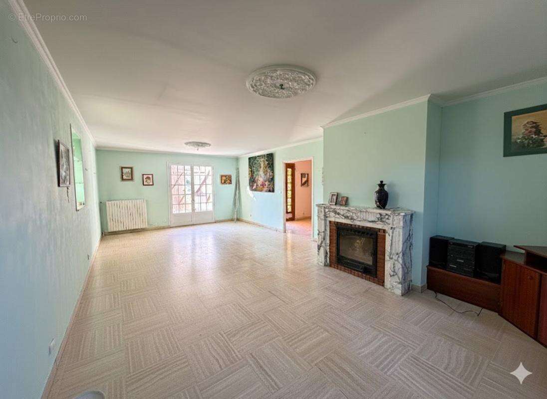 Maison à LA MAGDELAINE-SUR-TARN