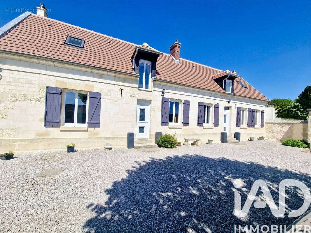 Photo 1 - Maison à ESTREES-SAINT-DENIS