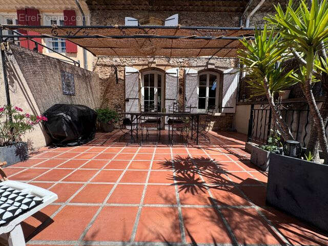 Maison de village t4 avec terrasse a vendre sur peyrolles en provence - photo 2