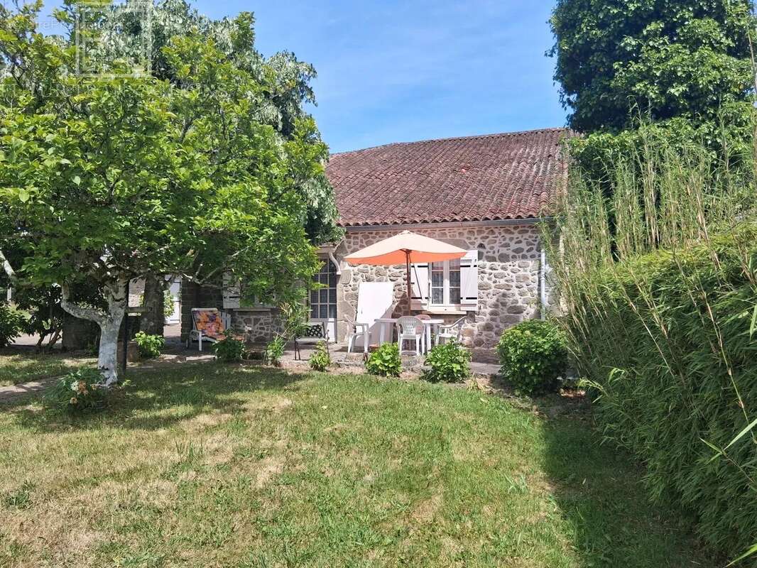 Maison de campagne sur 4794 m² de terrain - photo 3