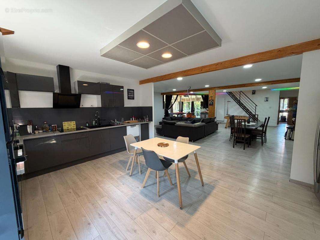 Plain-pied de 284m² de surface habitable - photo 7