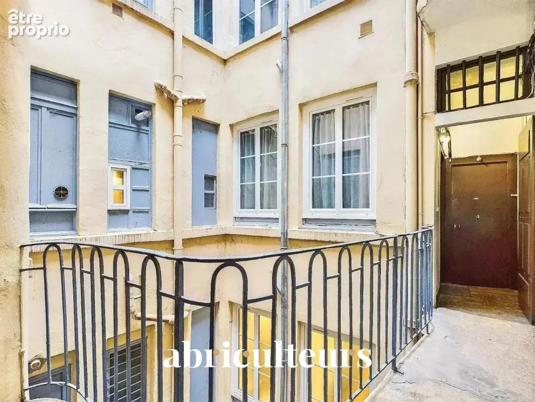 Appartement lumineux de 27 m² à rénover– Investissement idéal en vente à Lyon 1 (69001) - photo 5