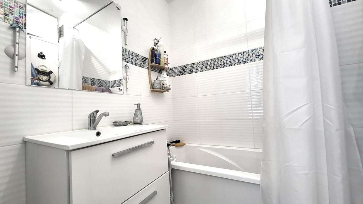 Appartement à VILLENEUVE-LA-GARENNE