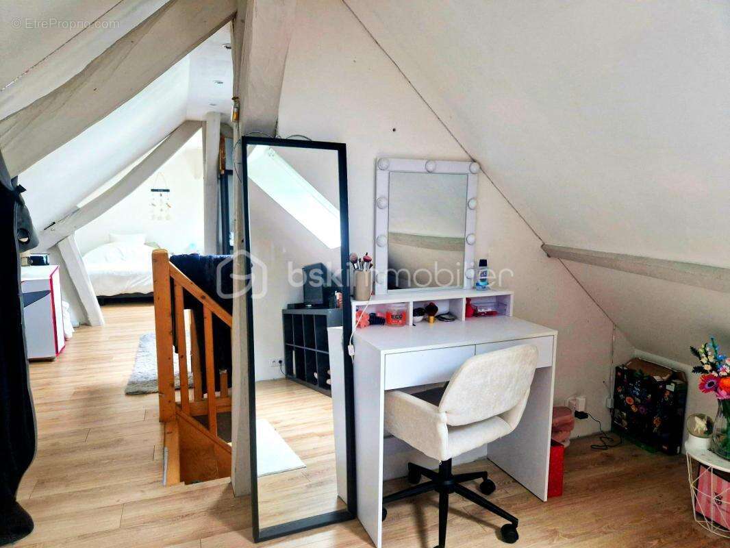 Maison à HOUDAN