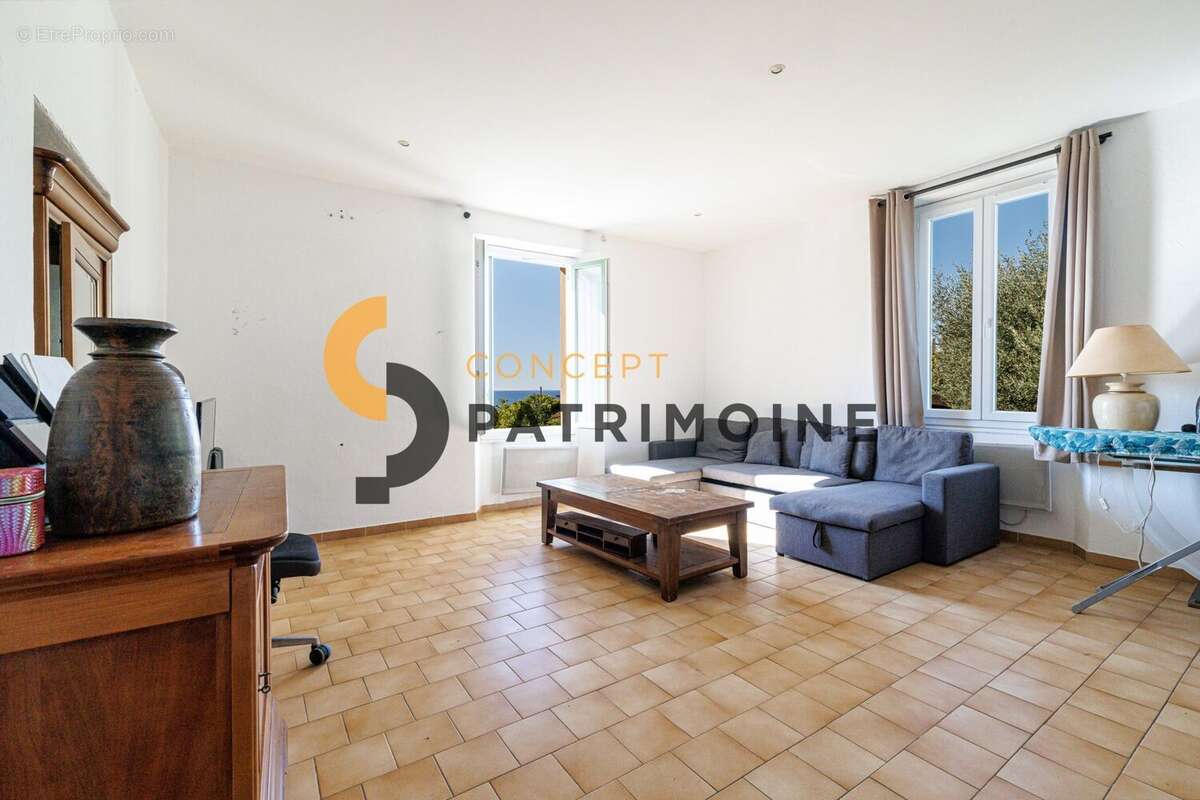 Appartement à EZE