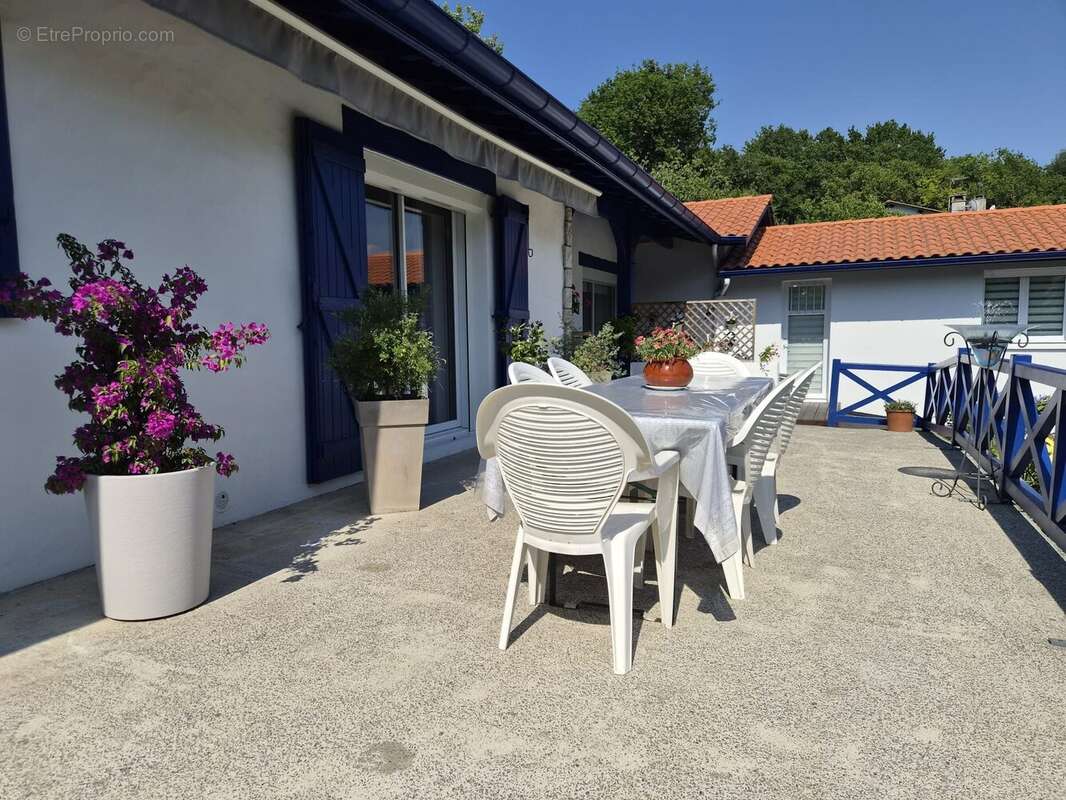 Maison 166 m² à Saint-Pierre-D'irube  - photo 1