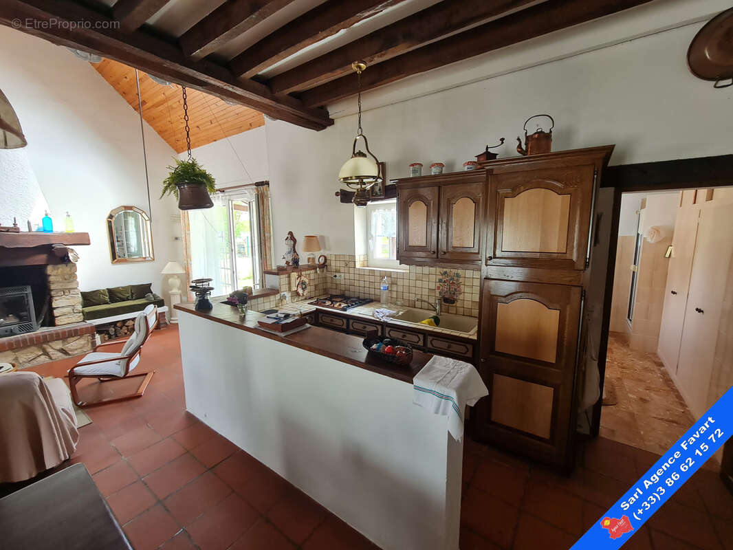 Maison à LA CELLE-SAINT-CYR