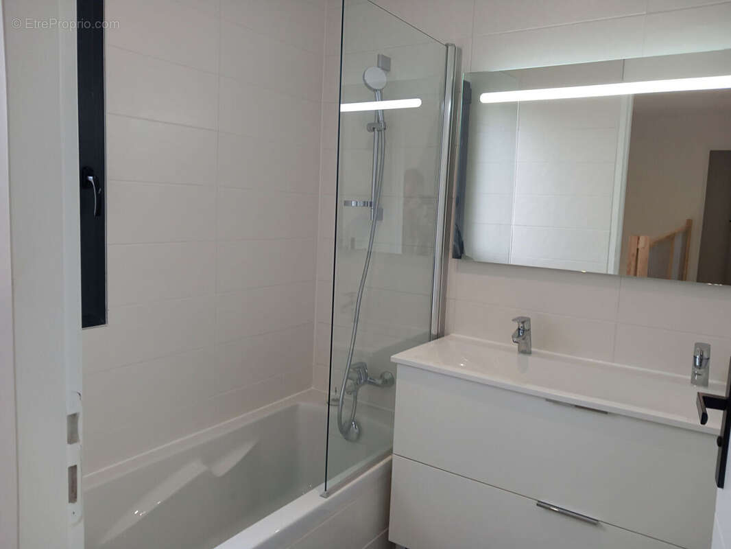 Maison à PINS-JUSTARET