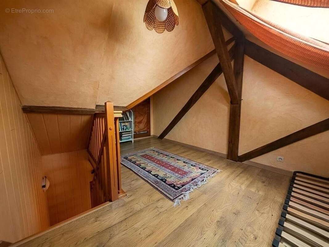 Maison 207 m² à Mont-Saint-Sulpice  - photo 8