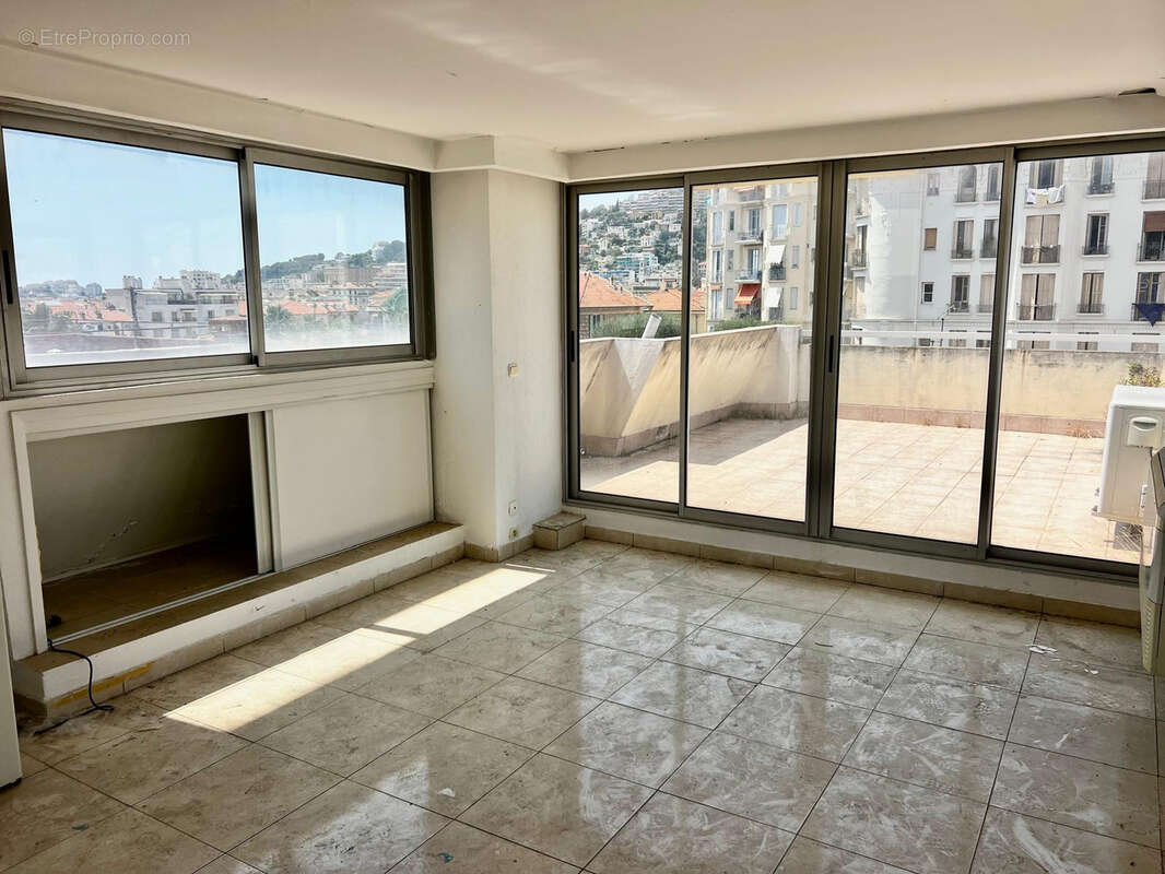 Exclusivité dernier étage avec terrasse - photo 3