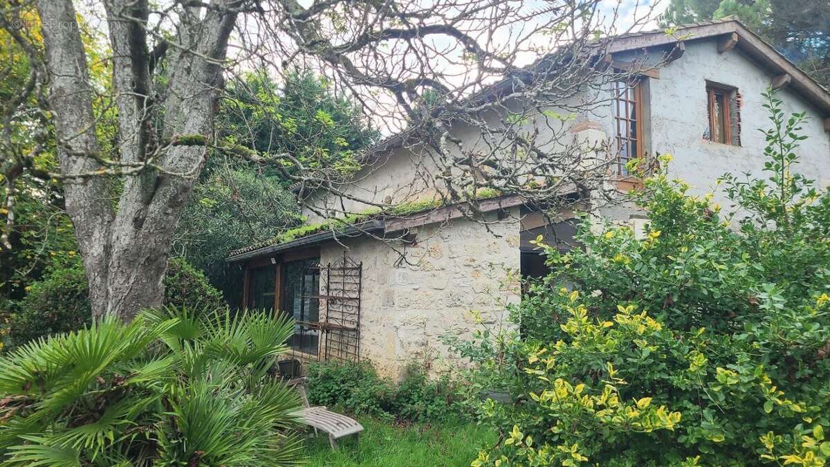 Maison à SAINT-NAZAIRE-DE-VALENTANE