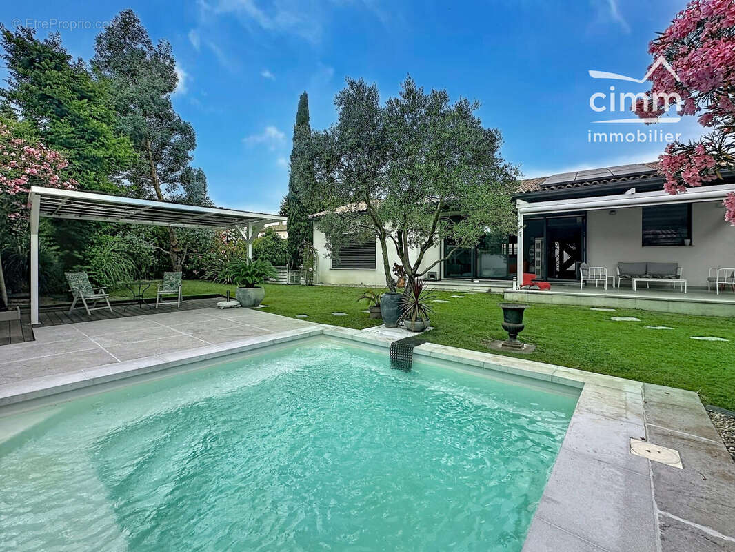 Maison 180 m² à Morieres-Les-Avignon  - photo 2
