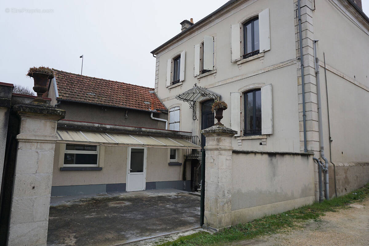 Maison à SAINT-DOULCHARD
