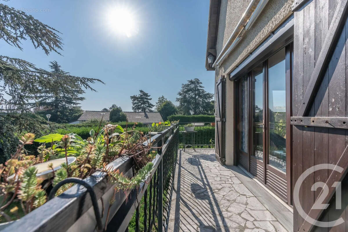 Maison 137 m² à Coubron  - photo 18