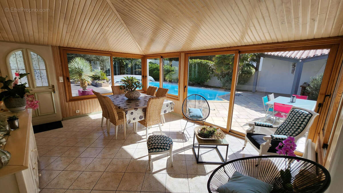 Environnement boisé pour ce beau terrain de près de 2000 m2 - photo 3