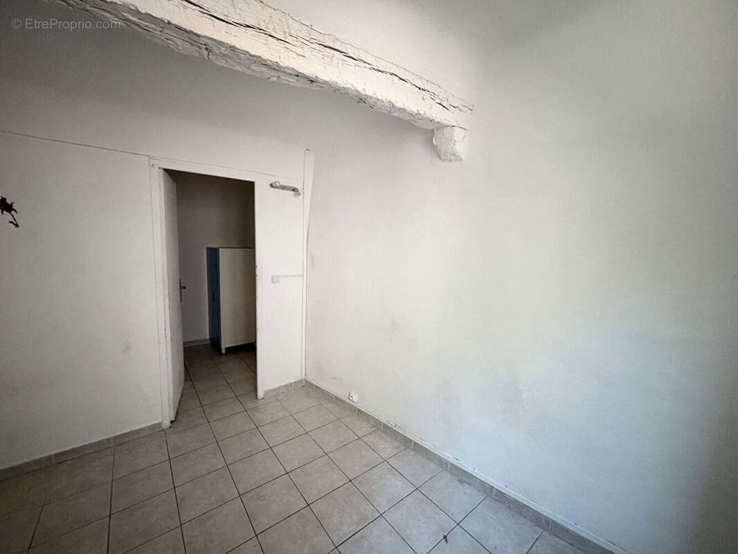 Immeuble de rapport - 2 app 120m2 + local commercial 100m2 - photo 5