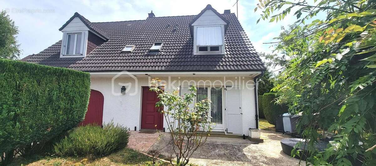 Maison à LES ESSARTS-LE-ROI