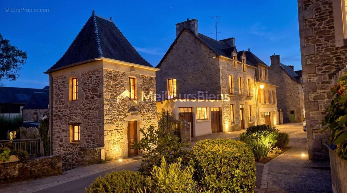 Maison à JUGON-LES-LACS