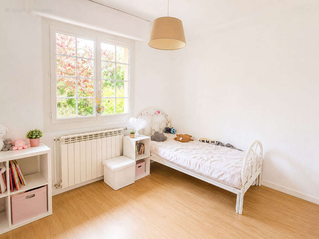 Maison de rapport locatif 7% brut avec un T4 et un local  Saint Pierre Du Mont - photo 2
