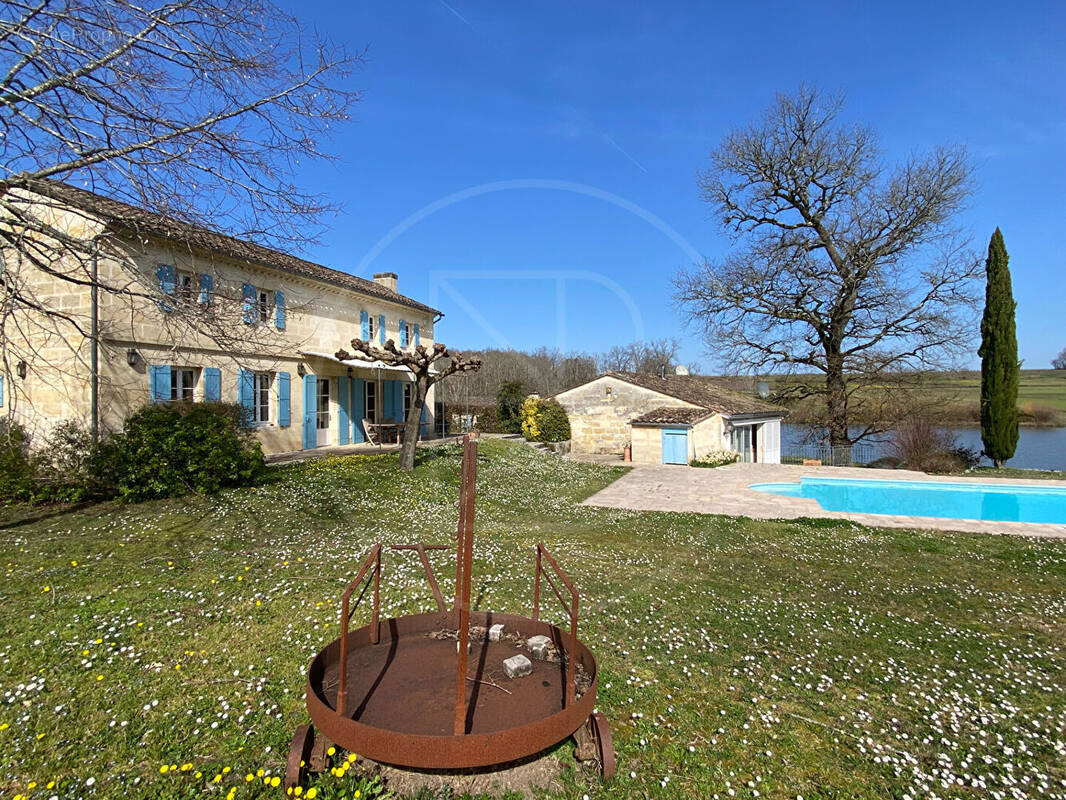 Maison à SAINT-EMILION