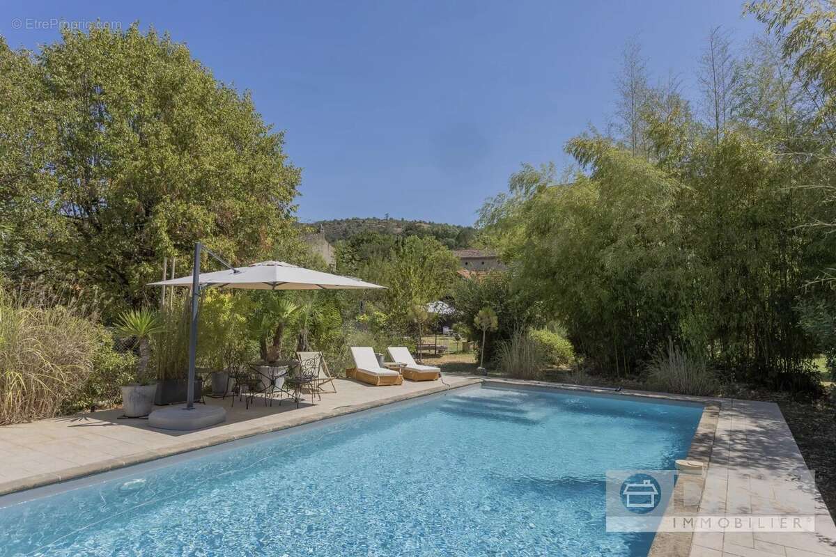 Magnifique maison de maître entièrement rénovée avec jardin et piscine - photo 27