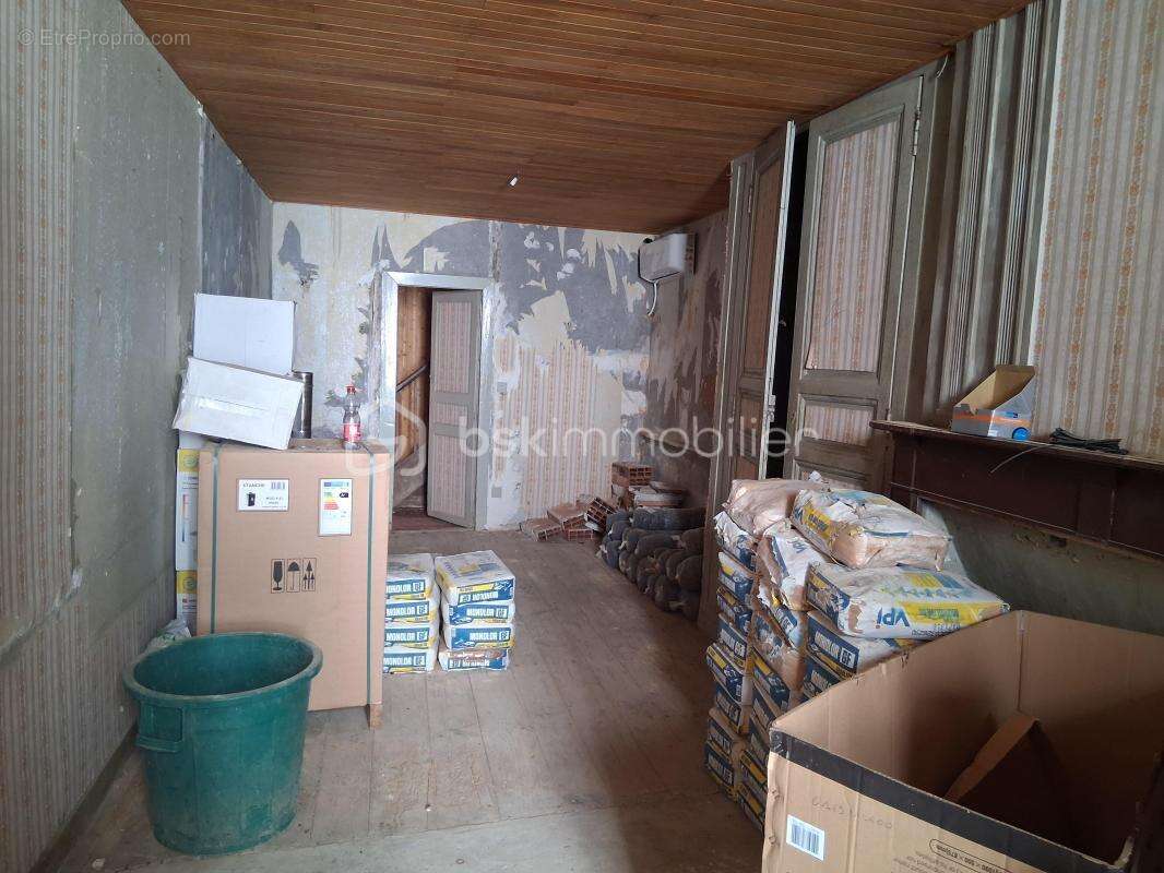 Maison de ville de 180 m² à rénover entièrement – Fort potentiel – Sous-sol et combles aménagés - photo 7