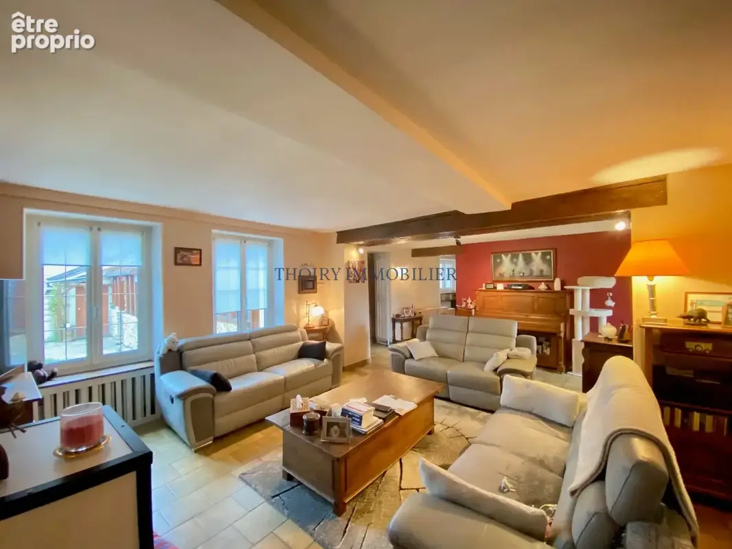 Thoiry 4 km. Maison ancienne en pierres de 190 m2 habitables sur 1418 m2 de terrain . - photo 7