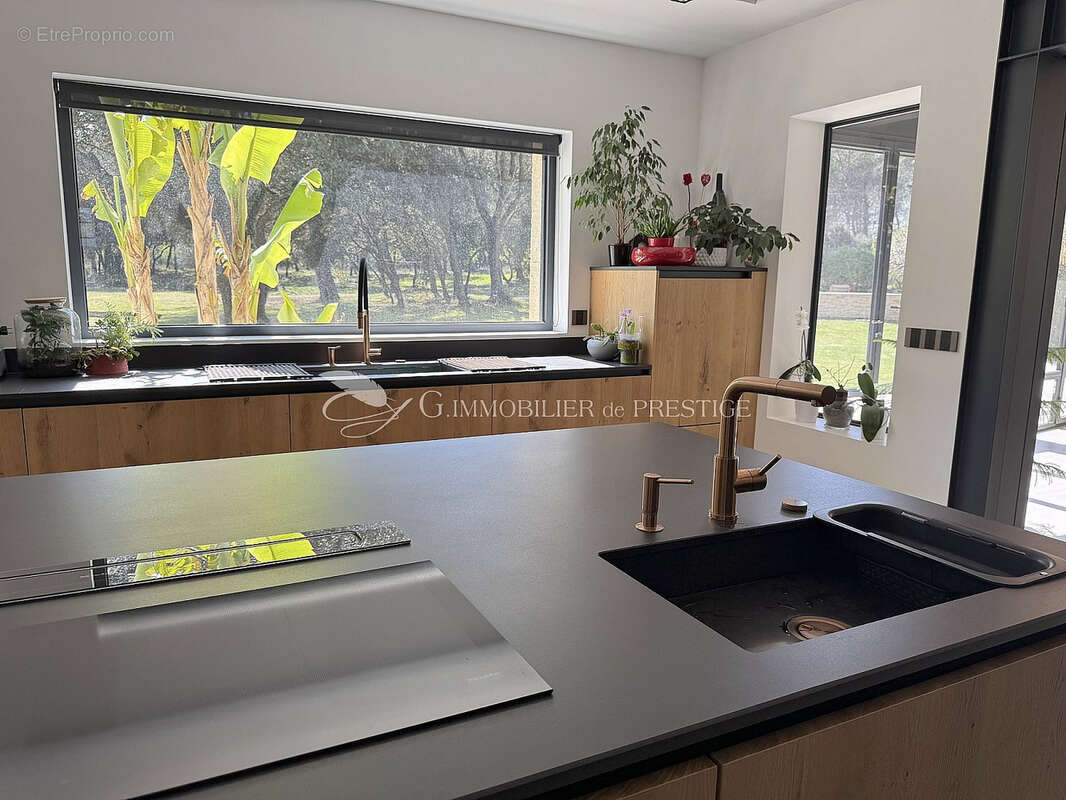 Maison à L'ISLE-SUR-LA-SORGUE