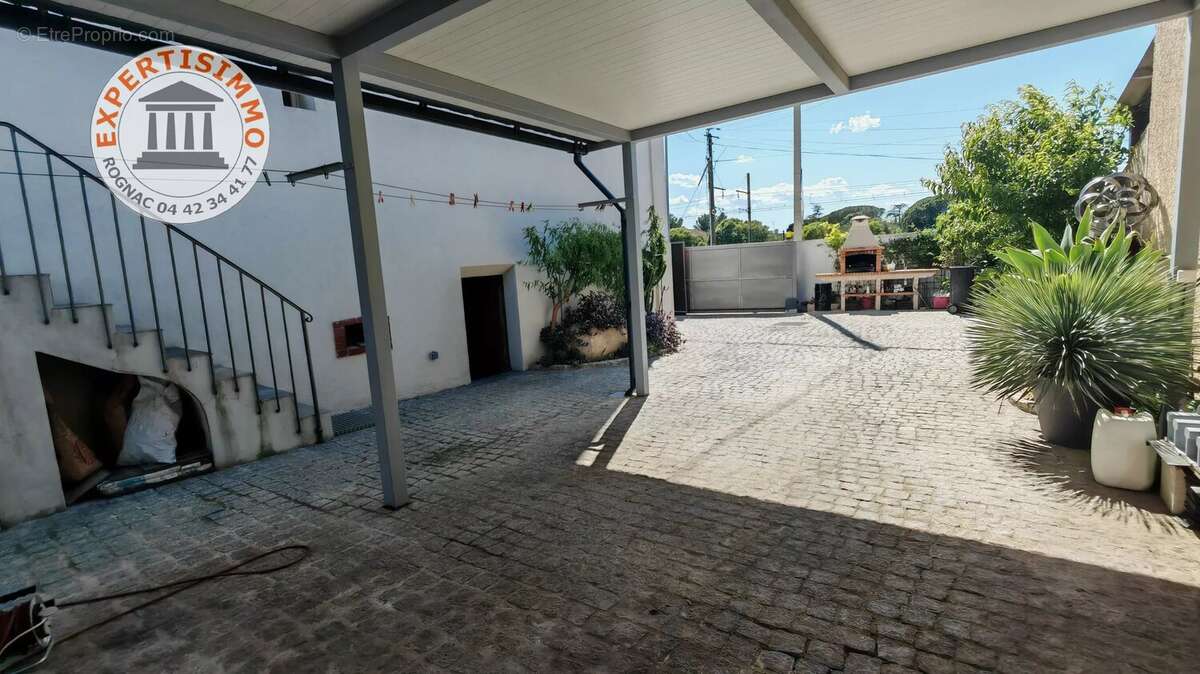 Appartement à ROGNAC