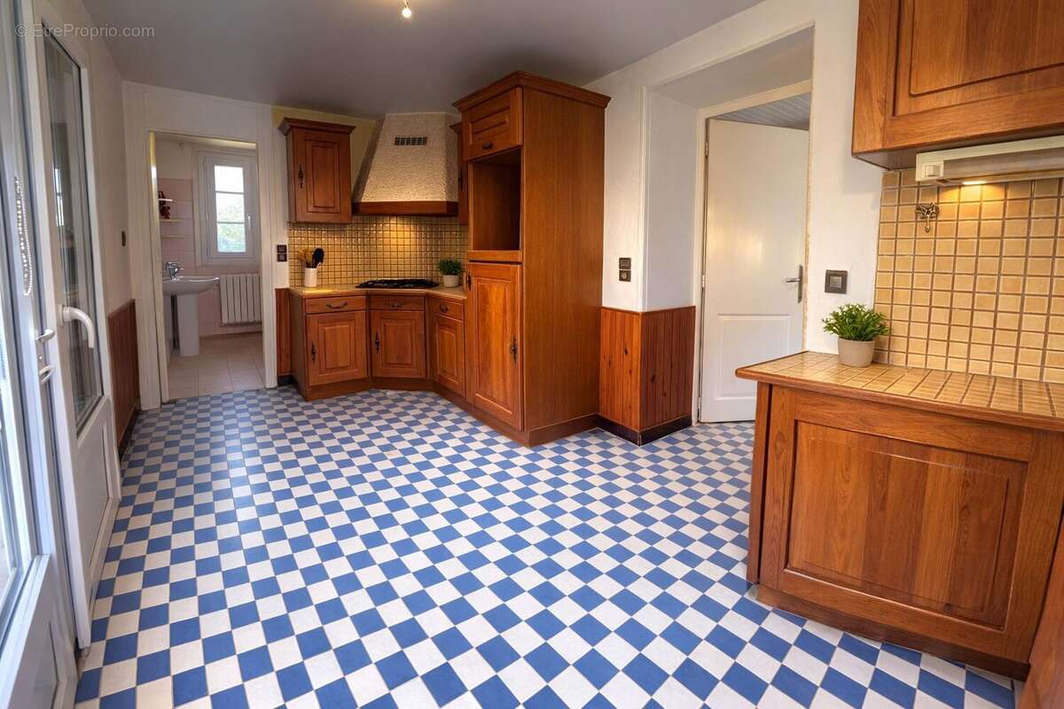 Maison à JOUET-SUR-L'AUBOIS