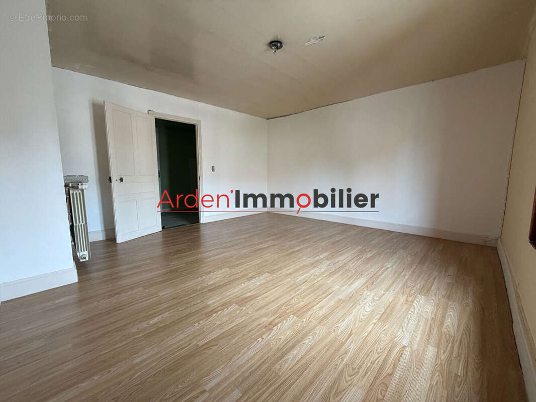 Maison à vendre  proche RETHEL - 6 pièces, 3 chambres, bon état - photo 4