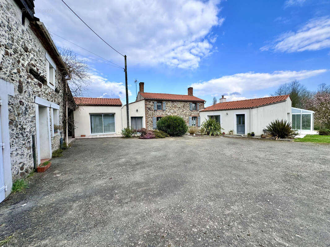 Maison à CORCOUE-SUR-LOGNE