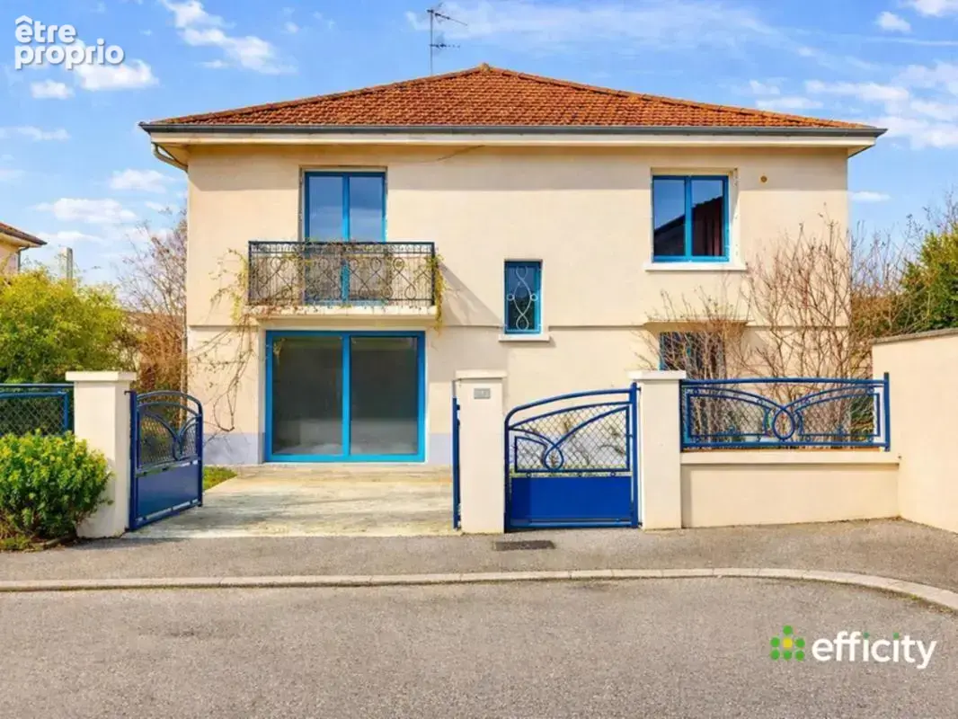 Maison 159 m² à Bourg-En-Bresse  - photo 2