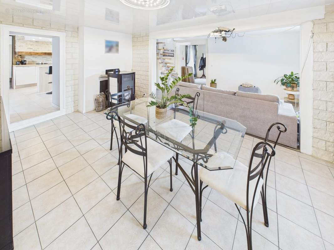 Maison à BUXIERES-SUR-ARCE