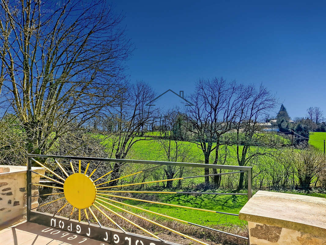 Maison à VILLEFRANCHE-DE-PANAT