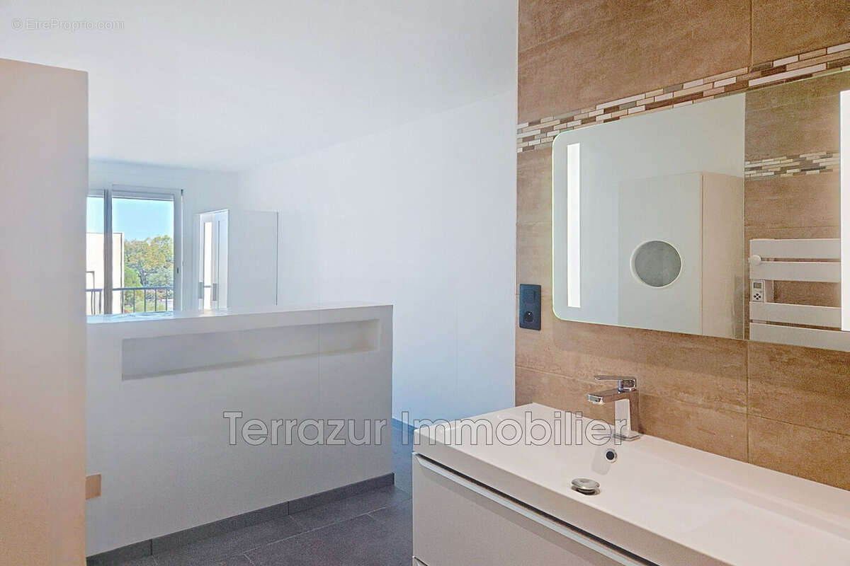 Appartement 57 m² à Antibes  - photo 6