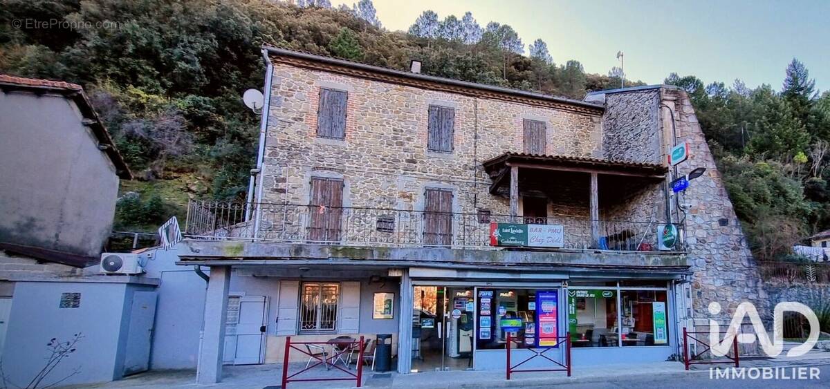 Photo 1 - Commerce à LES SALLES-DU-GARDON